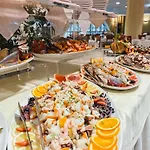 Aparthotel Holiday Hotell 4*
