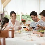 Aparthotel Holiday Hotell 4*