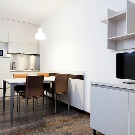 Aparthotel Holiday 4*