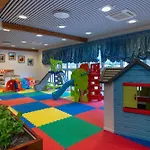 Отель Aparthotel Holiday 4*