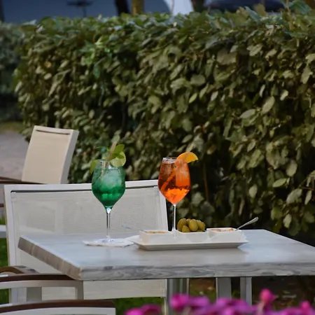 Aparthotel Holiday Ξενοδοχείο Μπιμπιόνε