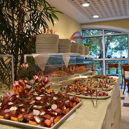 Aparthotel Holiday Ξενοδοχείο Μπιμπιόνε