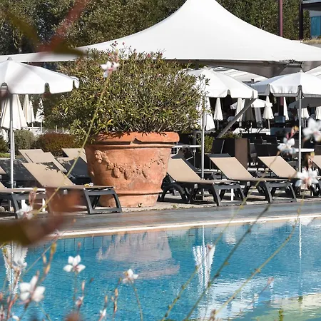 Aparthotel Holiday 4* Μπιμπιόνε
