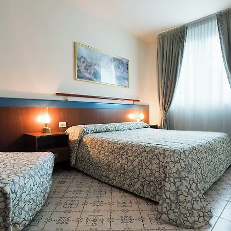 Aparthotel Holiday Ξενοδοχείο Μπιμπιόνε