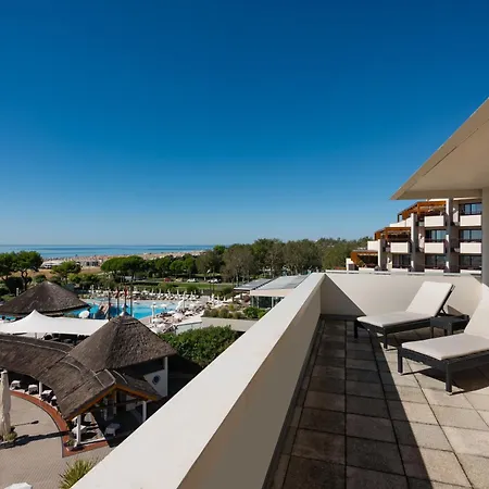 Aparthotel Holiday Μπιμπιόνε