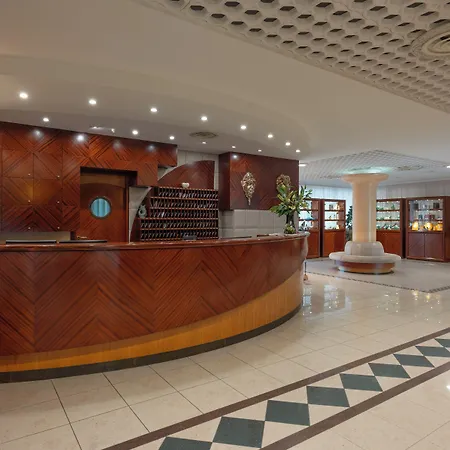 Aparthotel Holiday 비비오네