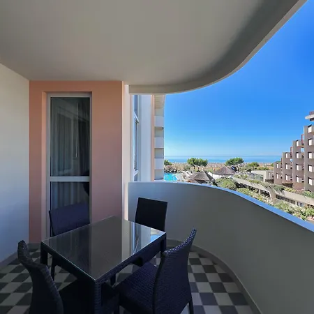 Aparthotel Holiday 호텔 비비오네