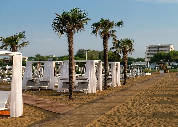 Aparthotel Holiday 4*