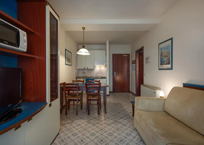 فندق Aparthotel Holiday