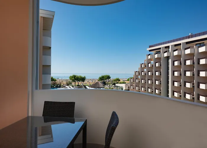 Aparthotel Holiday Hotel 4*