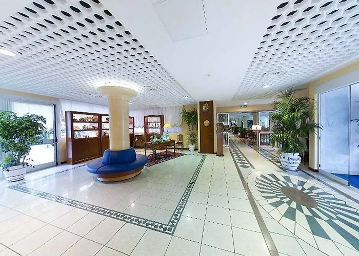 Aparthotel Holiday 호텔 비비오네