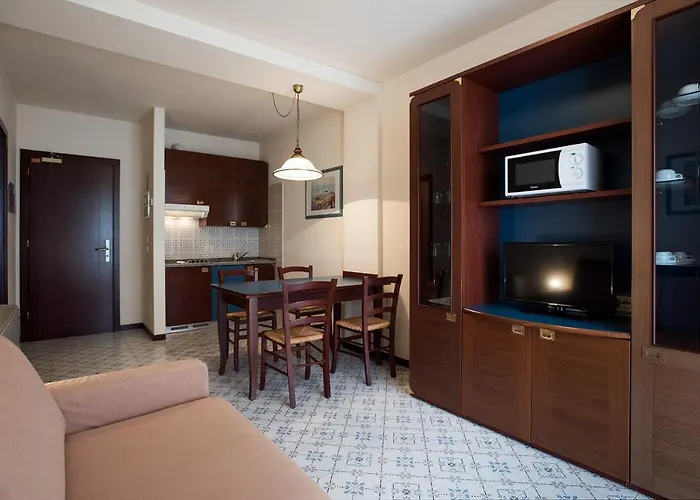 Aparthotel Holiday Ξενοδοχείο